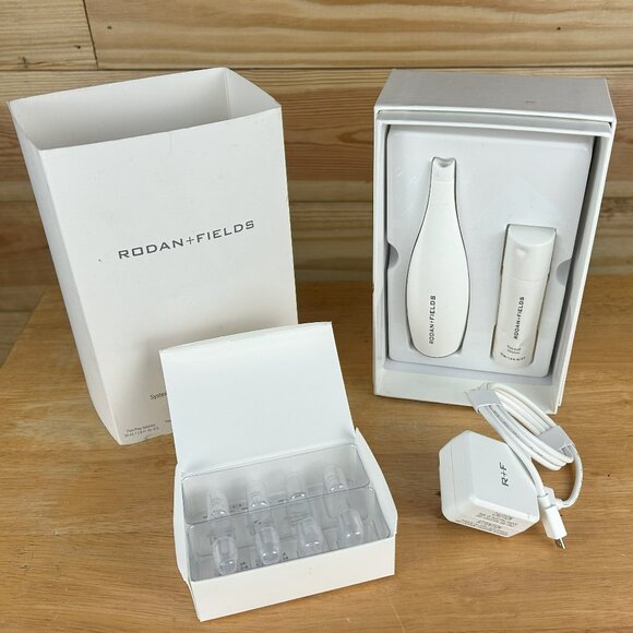 Rodan + Fields Pore Cleansing MD System - Picture 1 of 4